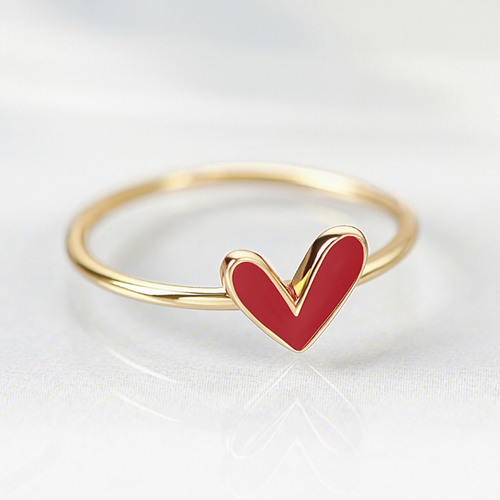 Gouden ring met rood emaille hartje